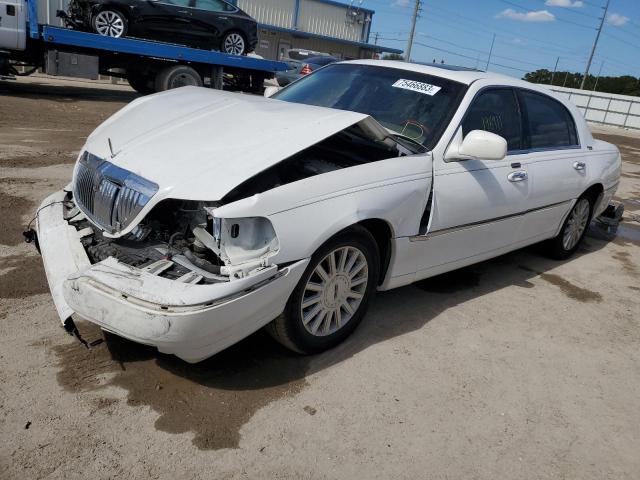 2005 Lincoln Town Car Signature Limited