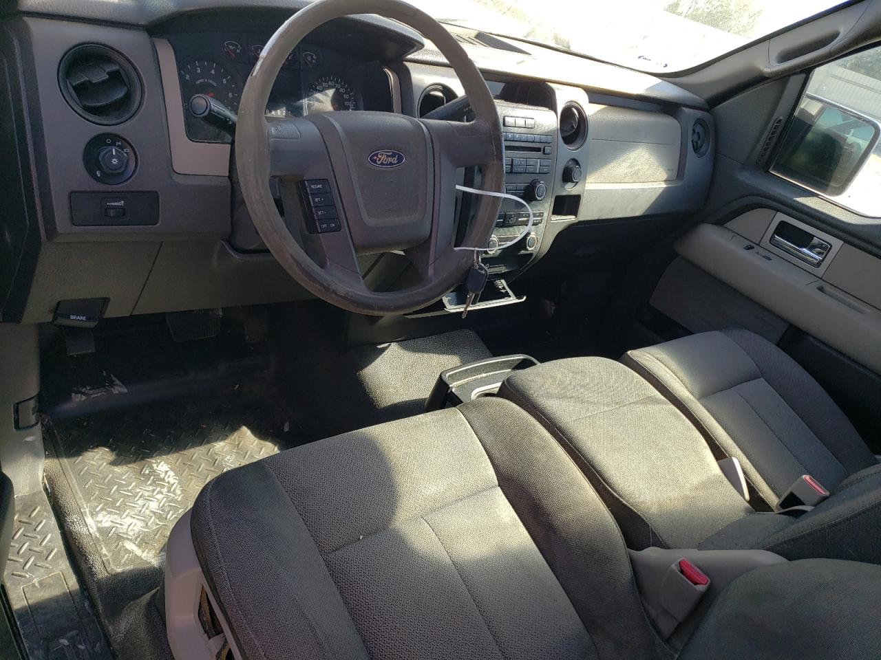 1FTRF02W29KB82003 2009 Ford F150