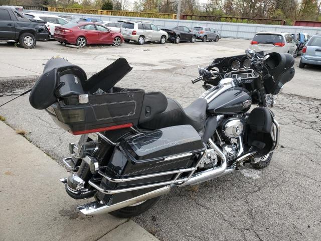 2011 HARLEY-DAVIDSON FLHTCU 1HD1FC412BB639249