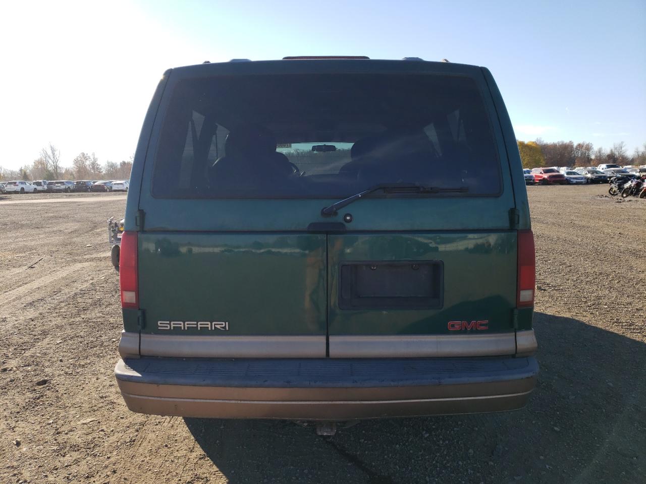 1GKEL19X52B517762 2002 GMC Safari Xt