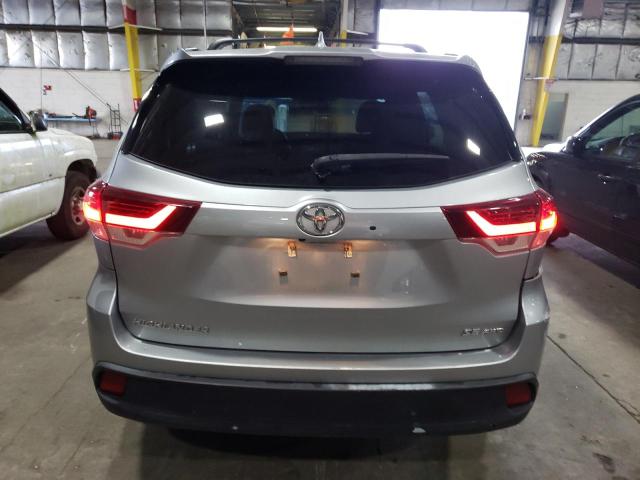 VIN 5TDJZRFH0KS567224 2019 Toyota Highlander, SE no.6