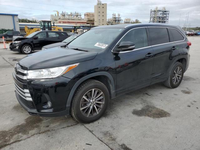 2017 Toyota Highlander SE