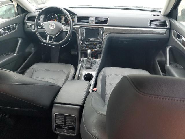  VOLKSWAGEN PASSAT 2016 Чорний