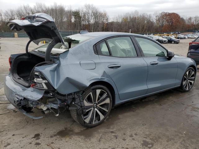 7JRL12TZ2NG157674 Volvo S60 B5 Mom  3