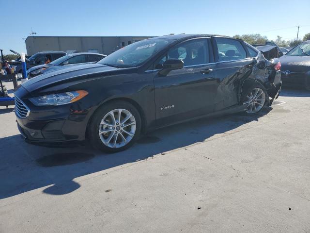 3FA6P0LU4KR240472 Ford Fusion SE