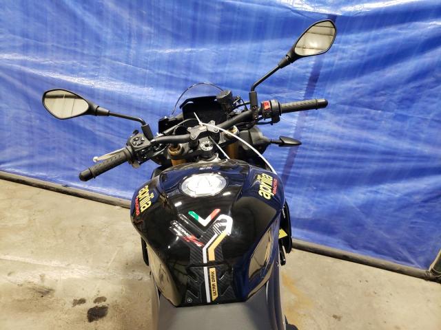 2022 APRILIA TUONO V4 F - ZD4KZUB07NS000371