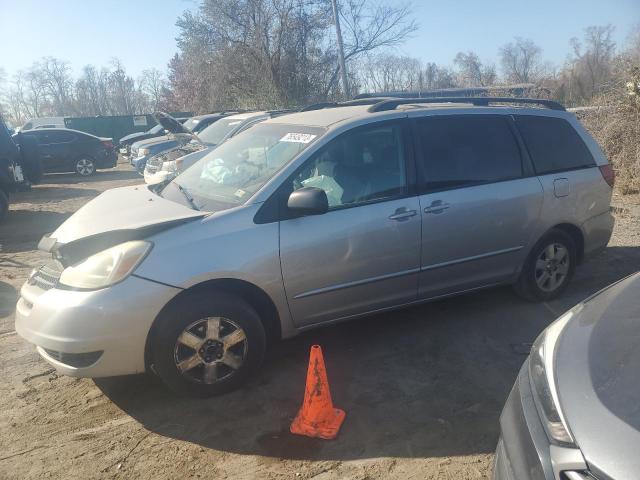 2004 Toyota Sienna CE