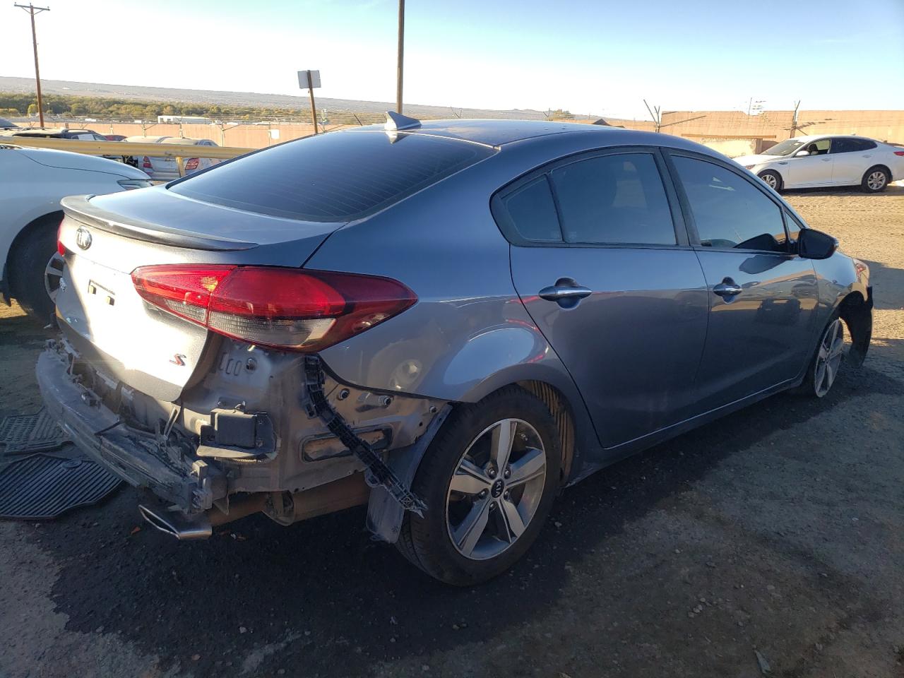 2018 Kia Forte Lx vin: 3KPFL4A74JE200036