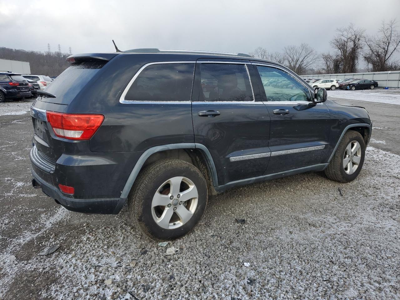 1J4RR4GG3BC717964 2011 Jeep Grand Cherokee Laredo