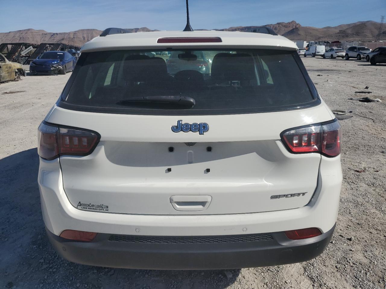 2018 Jeep Compass Sport vin: 3C4NJCAB2JT318839