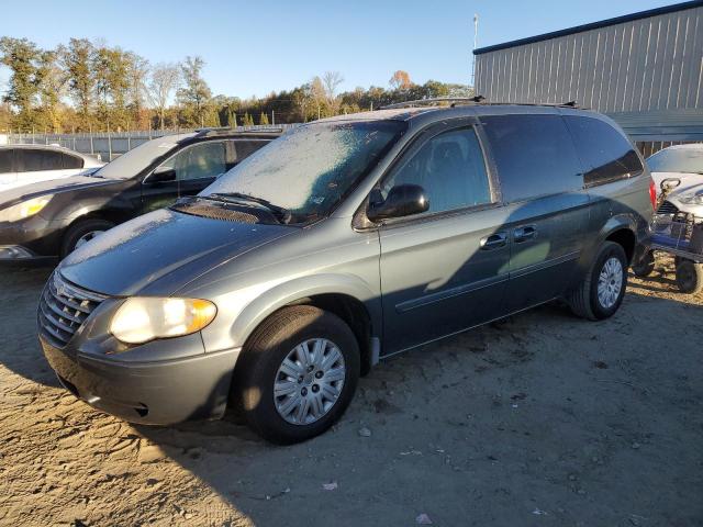 2005 Chrysler Town & Country LX