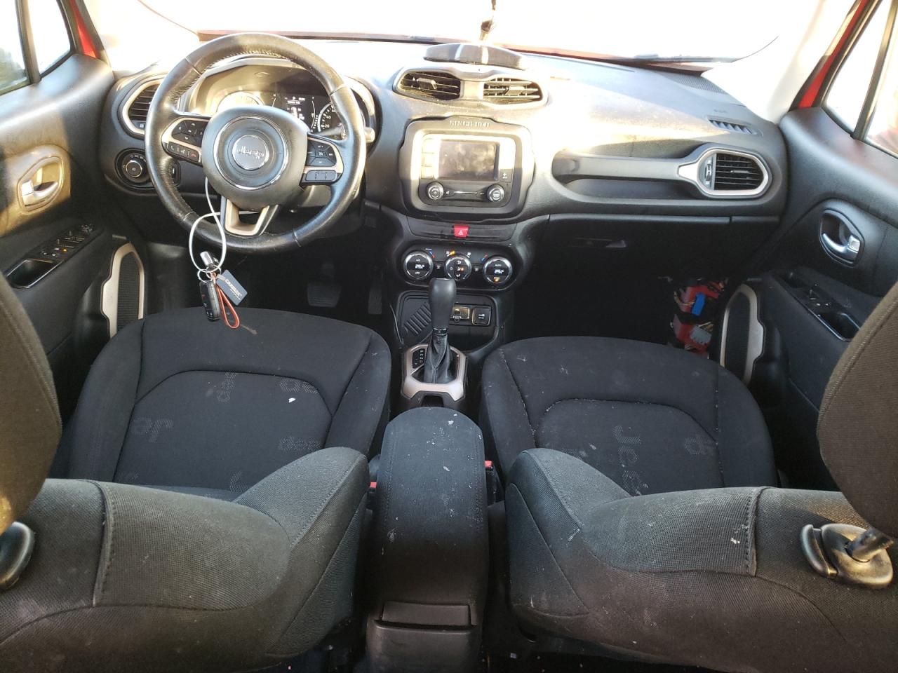 ZACCJABT9GPE18956 2016 Jeep Renegade Latitude