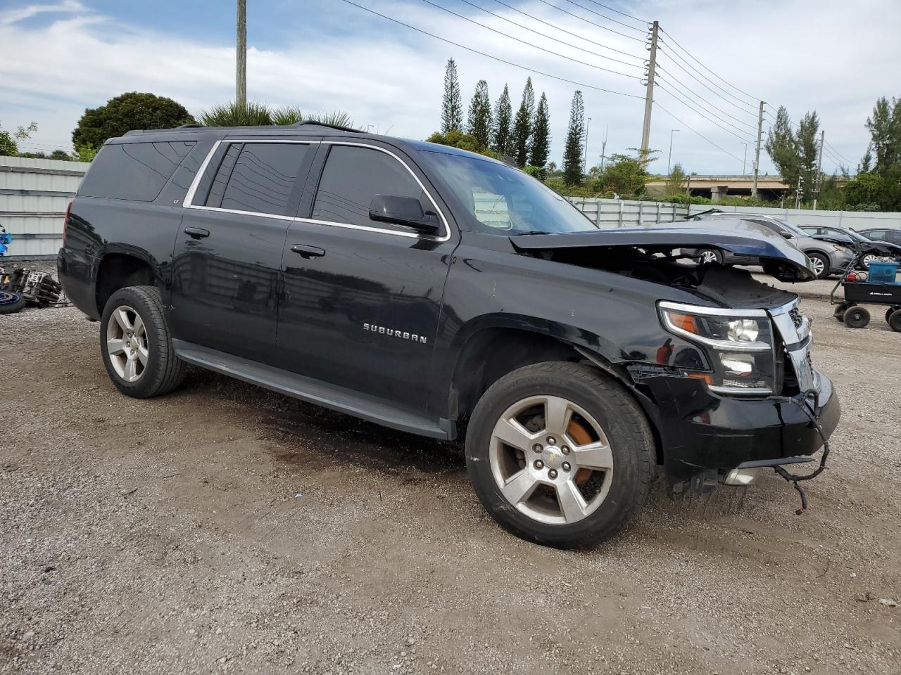 1GNSCJKC7FR305858 2015 Chevrolet Suburban C1500 Lt