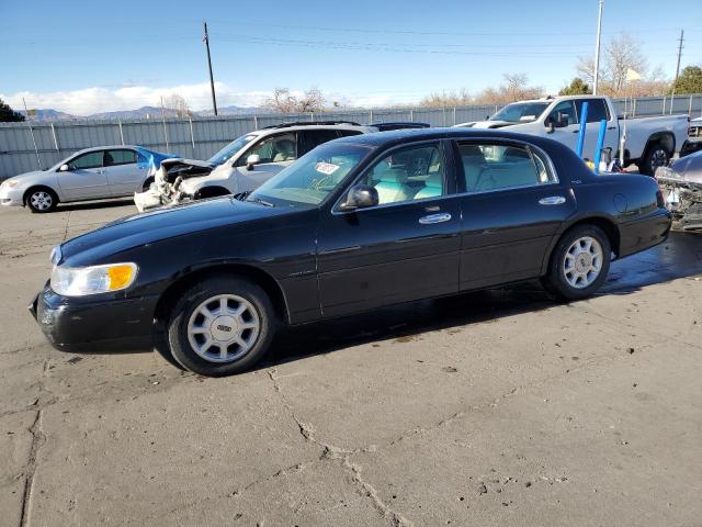 2000 Lincoln Town Car Signature