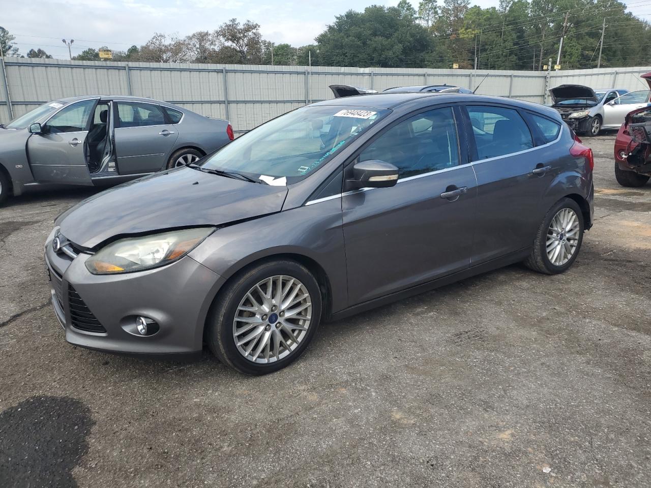 2014 Ford Focus Titanium vin: 1FADP3N29EL399110