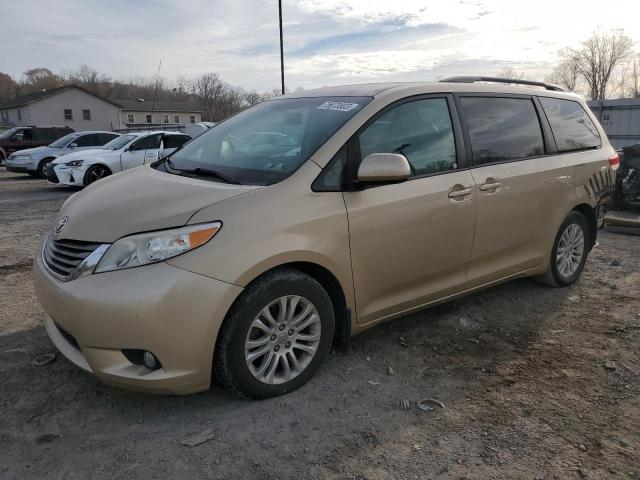 2012 Toyota Sienna XLE