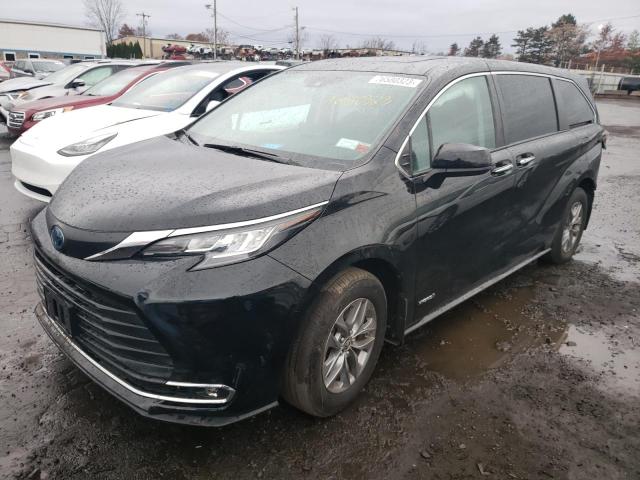 2021 Toyota Sienna XLE