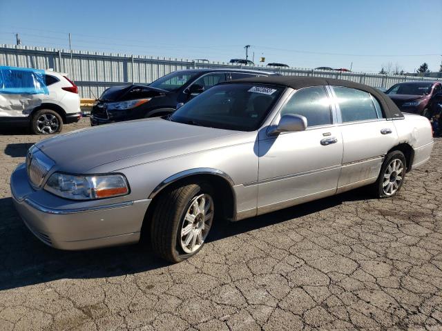 2011 Lincoln Town Car Signature Limited