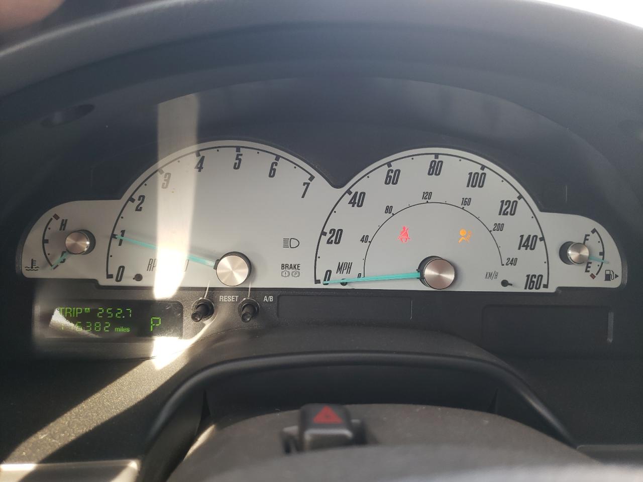 1fahp60a62y126030 1FAHP60A62Y126030 2002 Ford Thunderbird