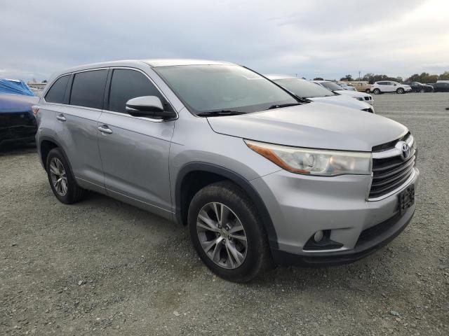 VIN 5TDZKRFH3FS062811 2015 Toyota Highlander, LE no.4