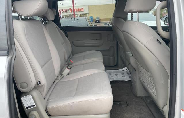 KNDMB5C18G6148644 KIA SEDONA LX