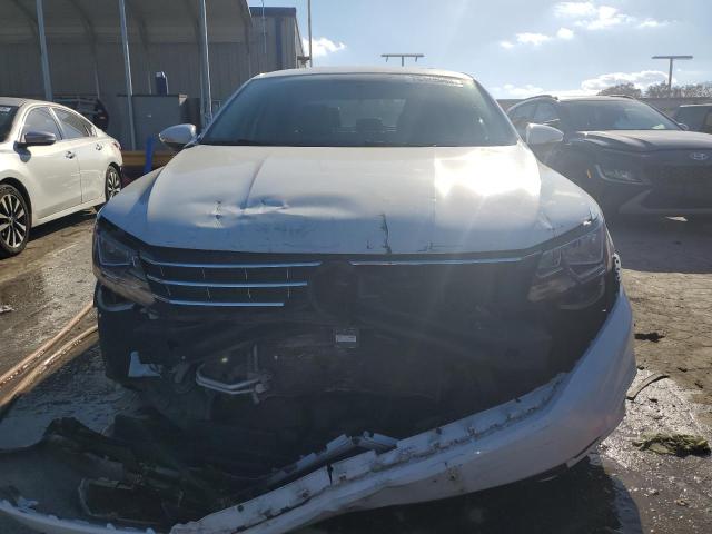 1VWBA7A36JC037767 | 2018 Volkswagen passat se