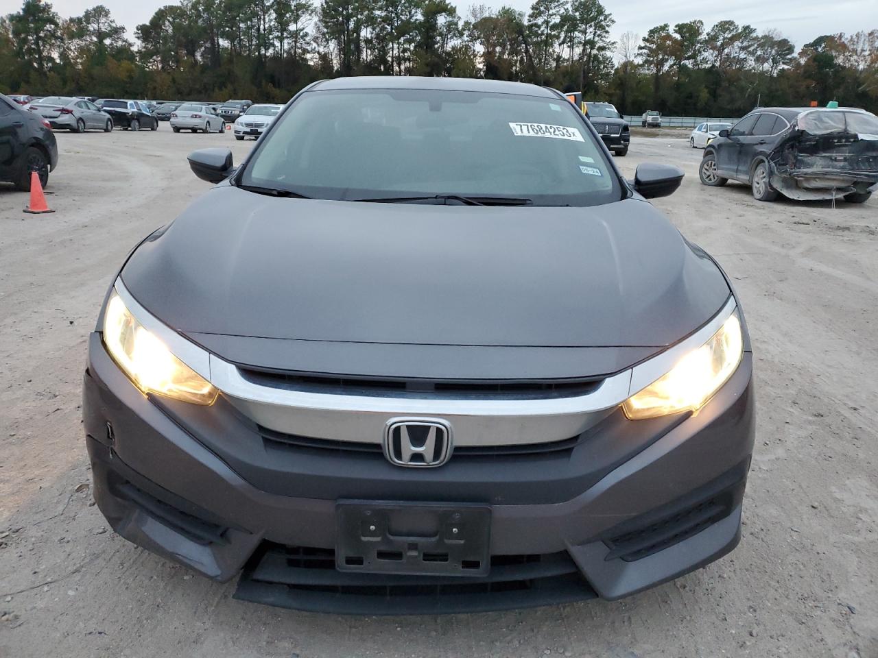 2HGFC2F57JH575369 2018 Honda Civic Lx