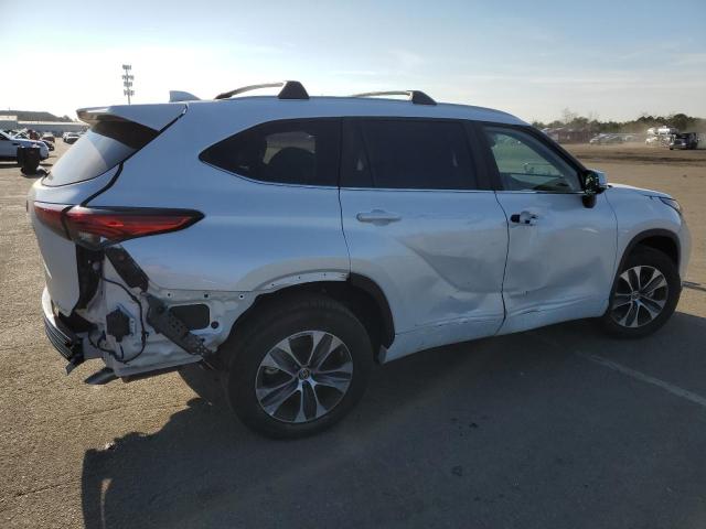 VIN 5TDKDRBHXPS509539 2023 Toyota Highlander, L no.3