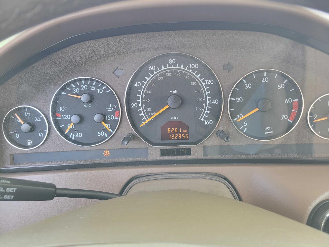 WDBFA68F0XF180931 1999 Mercedes-Benz Sl 500