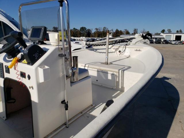 MBL07217J516 Auction: COPART Lot: 72631653 Location: NC - LUMBERTON MBL07217J516 OTHER MAYCRAFT 2016 WHITE Photo 5