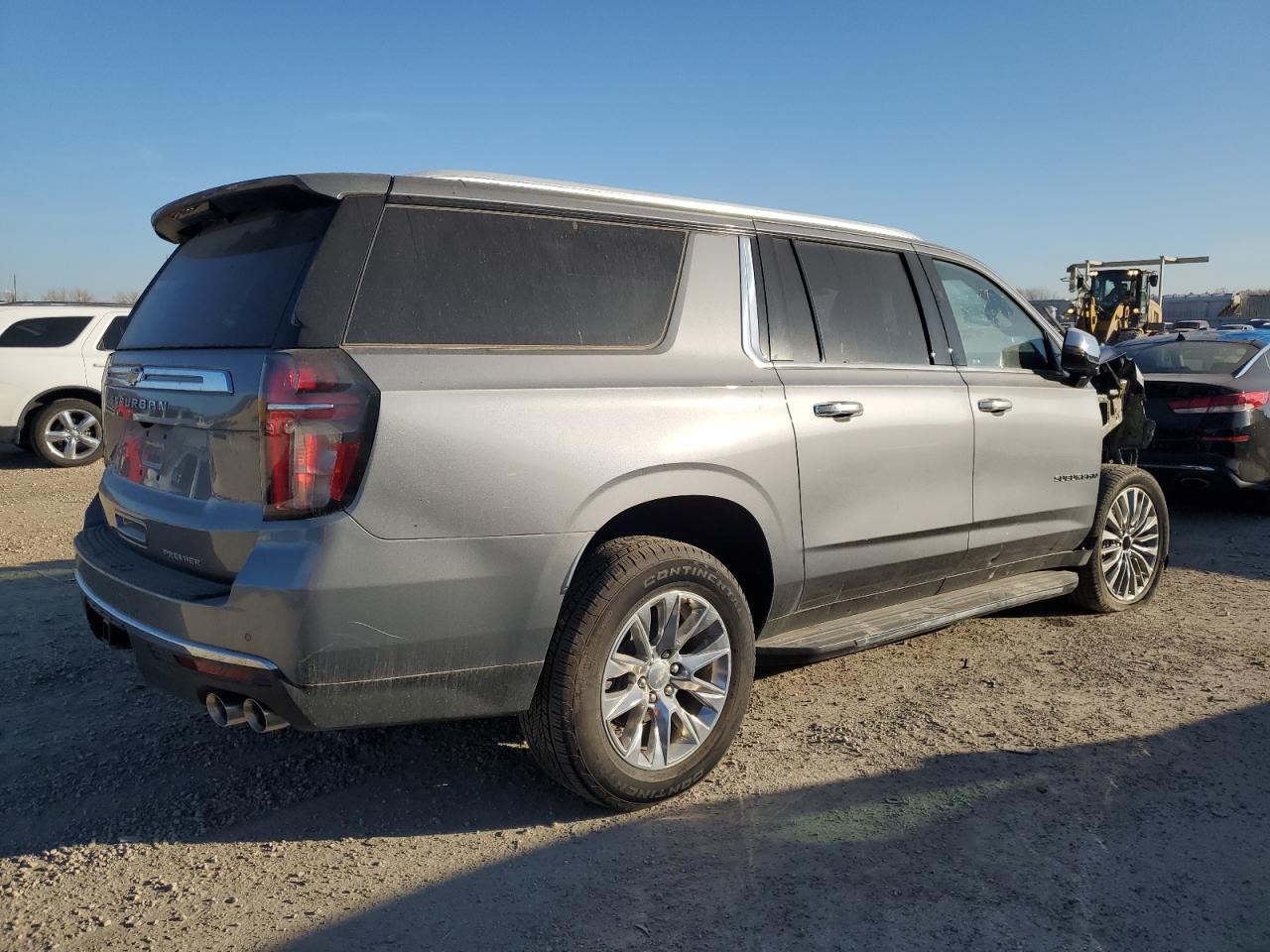 1GNSKFKD0NR156801 2022 Chevrolet Suburban Premier
