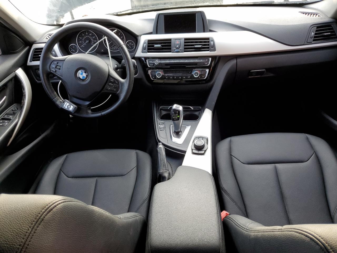 WBA8A9C54HK620066 2017 BMW 320 I