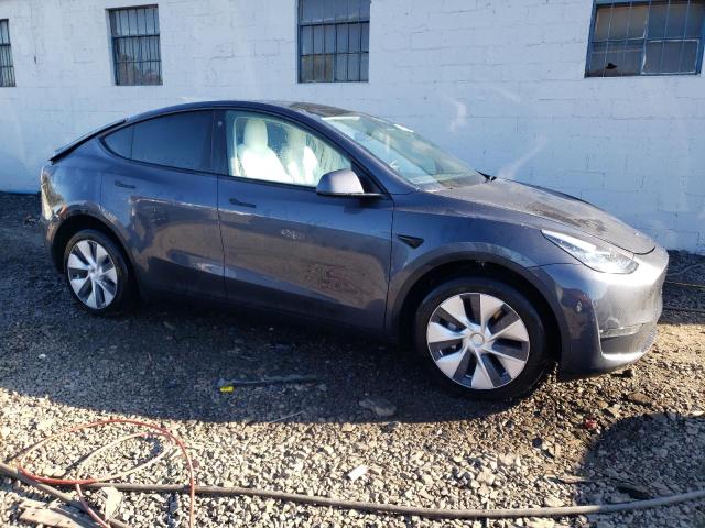 7SAYGDEE6NF512657 Tesla Model Y  4