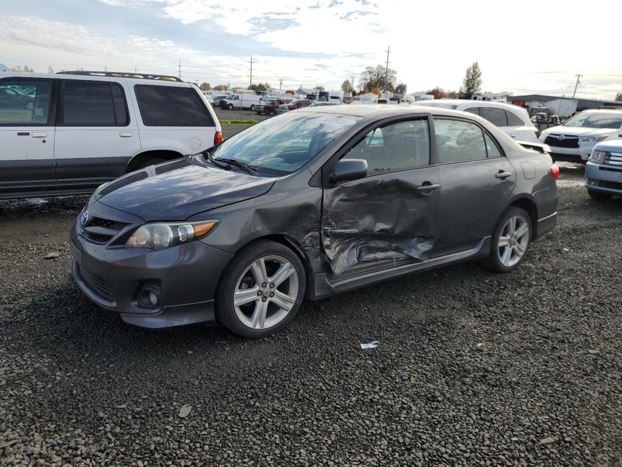 2T1BU4EEXDC003296 2013 Toyota Corolla Base