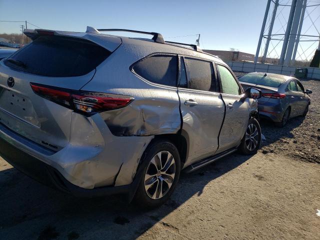 VIN 5TDGZRBH4NS575671 2022 Toyota Highlander, Xle no.3