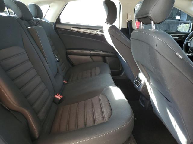 3FA6P0HD0JR207931 Ford FUSION SE