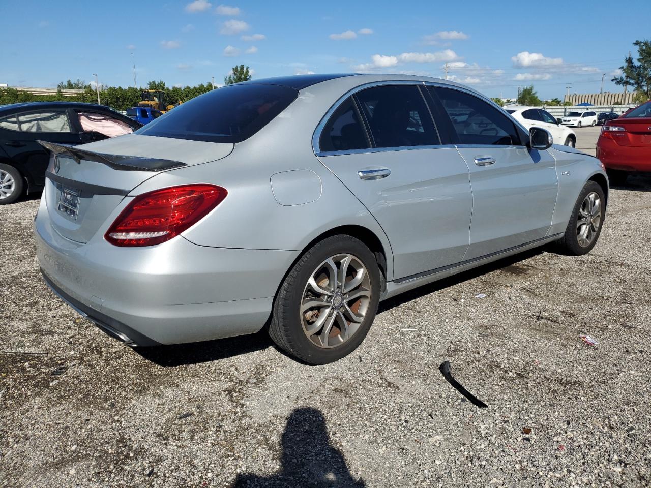 2015 Mercedes-Benz C 300 4Matic vin: 55SWF4KB0FU001124