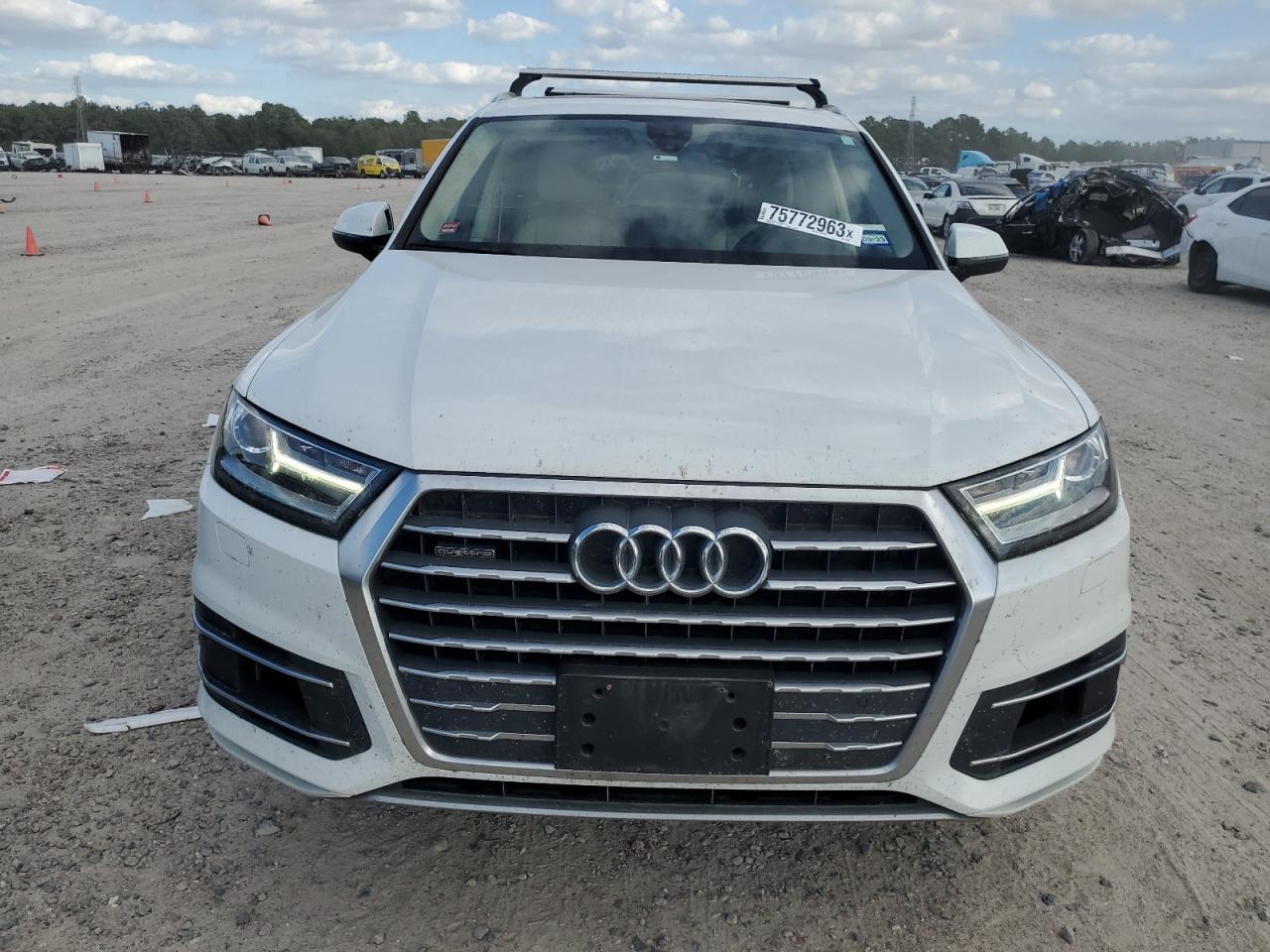 WA1LAAF70JD038336 2018 Audi Q7 Premium Plus