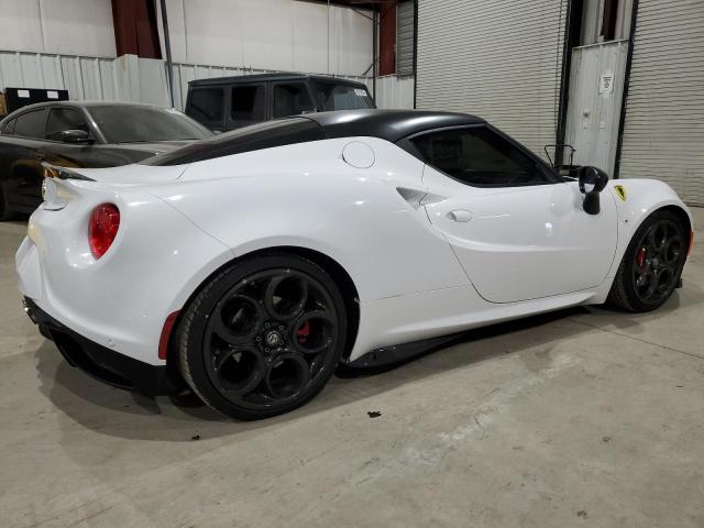 ZARBAAA47HM245045 | 2017 Alfa Romeo 4c