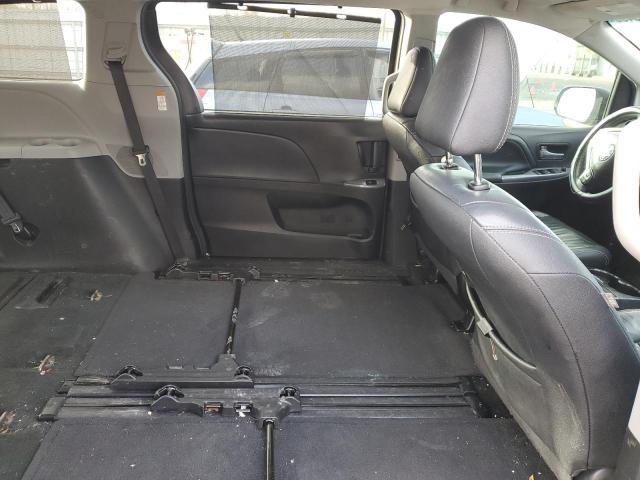 2016 TOYOTA SIENNA SE 5TDXK3DC8GS748758