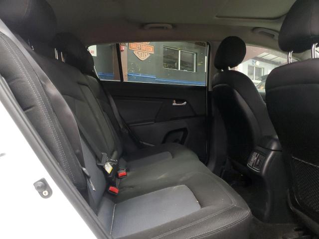 KNDPB3ACXF7737791 KIA Sportage Lx