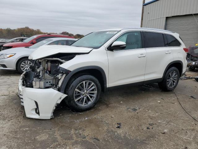 VIN 5TDKZRFH4KS571118 2019 Toyota Highlander, SE no.1