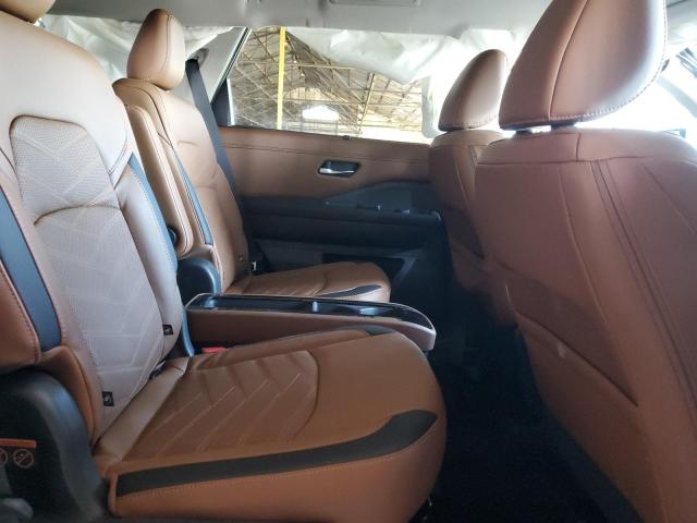  NISSAN PATHFINDER 2023 Сріблястий