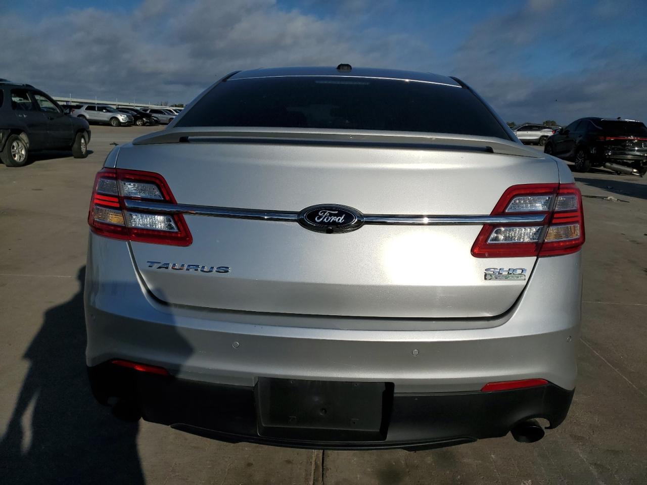 1FAHP2KT2DG100976 2013 Ford Taurus Sho