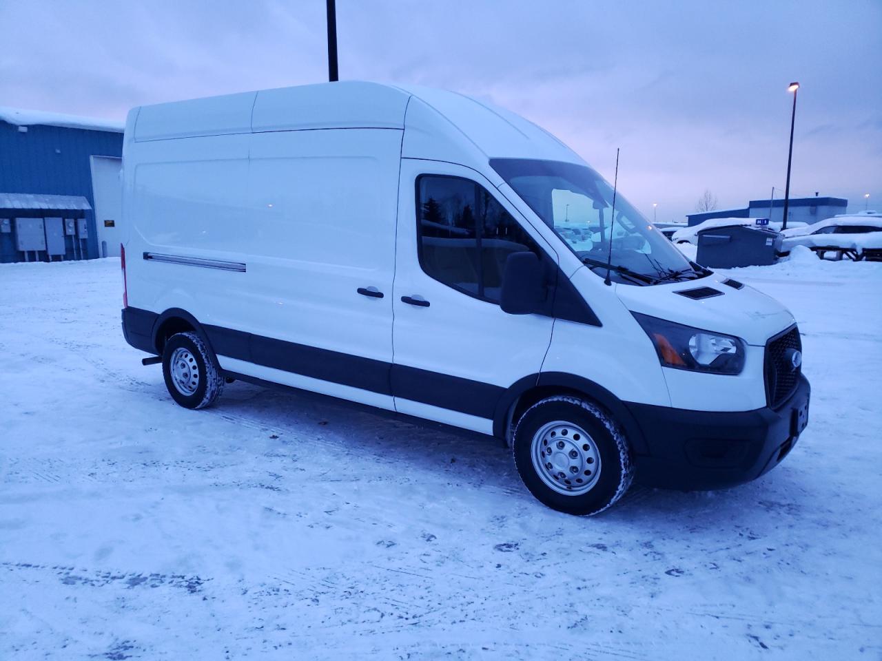 VIN: 1FTBR2X8XNKA63883 2022 FORD TRANSIT