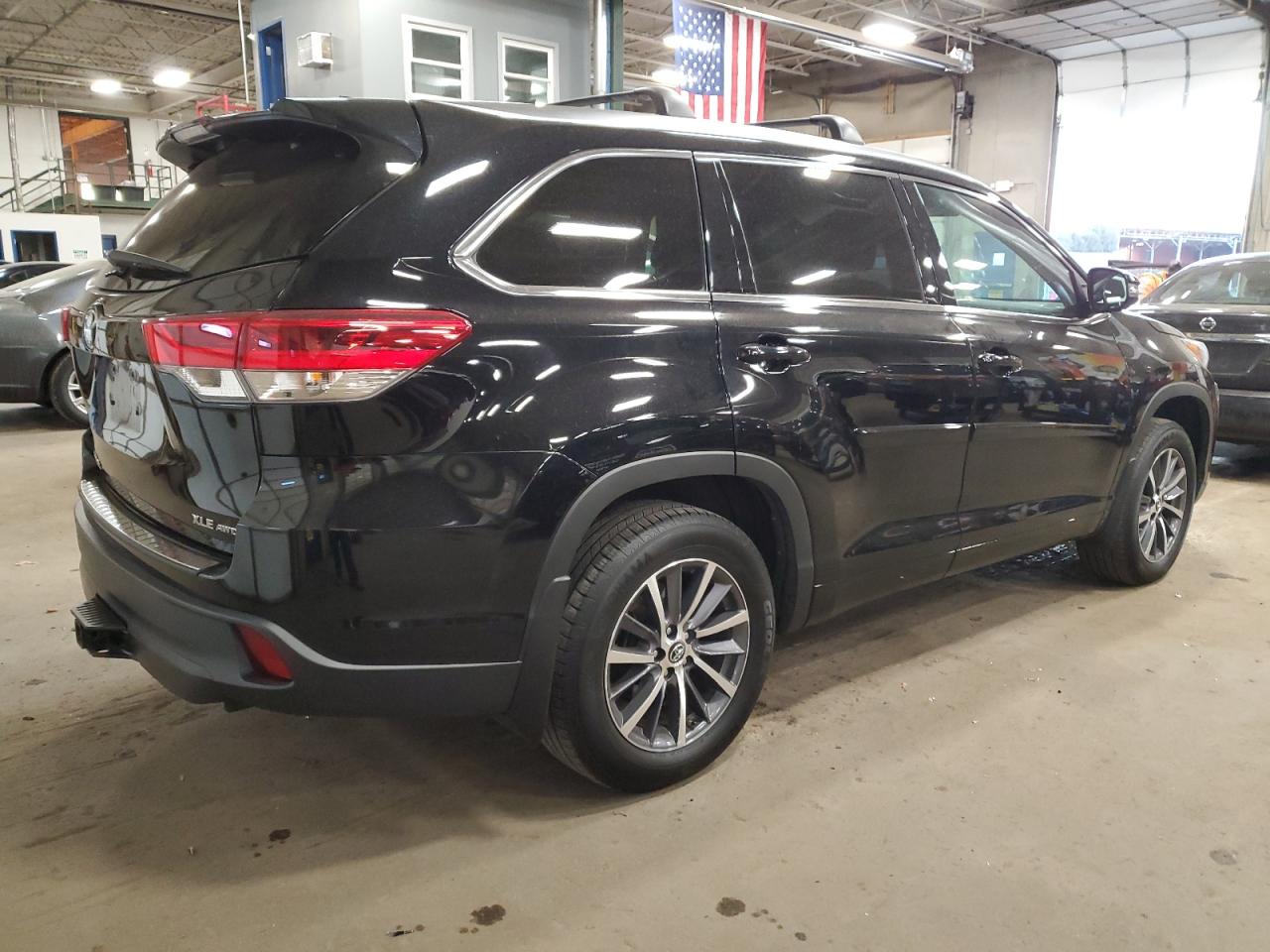 2018 Toyota Highlander Se vin: 5TDJZRFH3JS525628