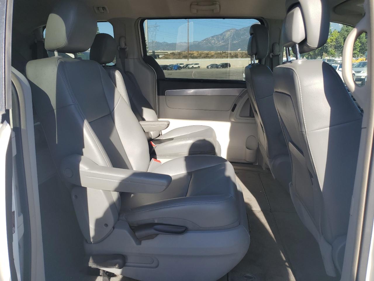 2C4RVABG9CR136291 2012 Volkswagen Routan Se