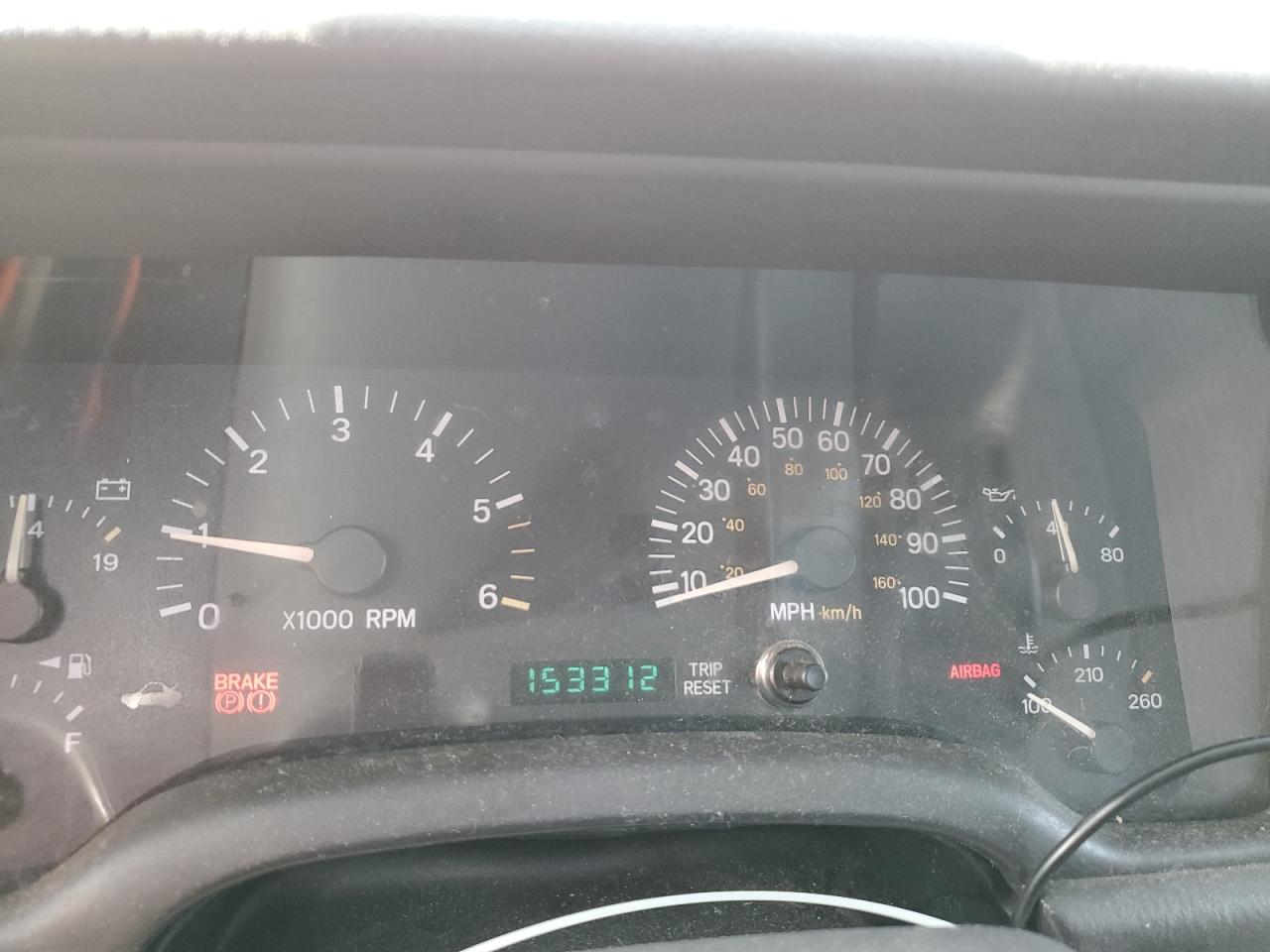 1J4FF48S7YL108089 2000 Jeep Cherokee Sport