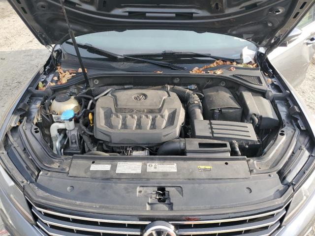  VOLKSWAGEN PASSAT 2018 Сірий