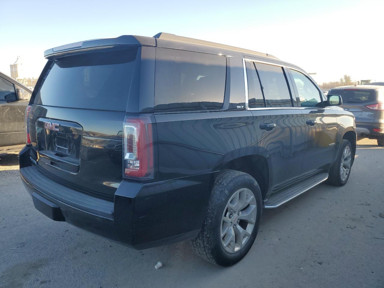 2016 GMC Yukon Slt vin: 1GKS2BKC8GR240347